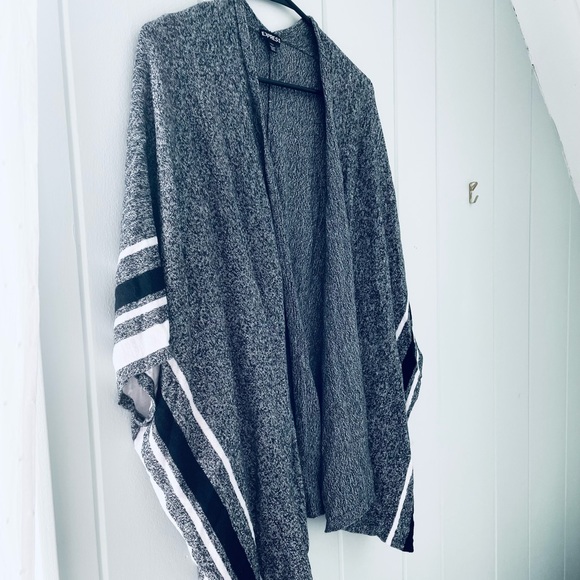 Express Black, White, & Gray Shrug/Poncho/Shawl / OS / Good Condition - Picture 1 of 3